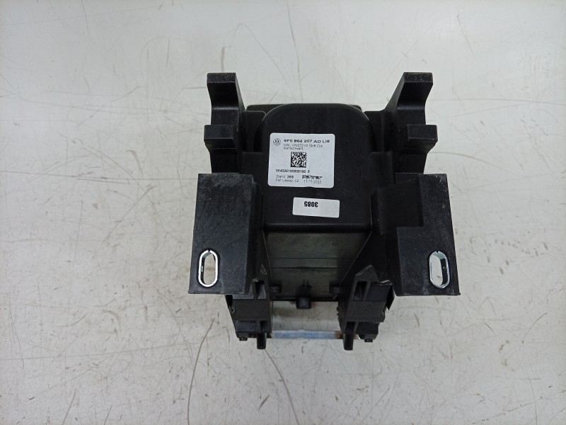 Recambio de apoyabrazos central para volkswagen polo vi (aw1, bz1, ae1) 1.0 tsi referencia OEM IAM  6F0864207AD 