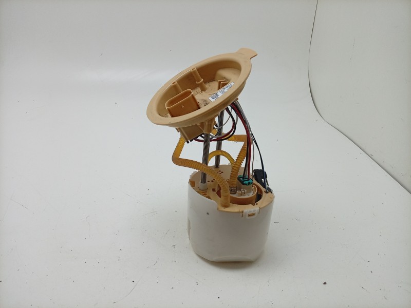 Recambio de bomba combustible para bmw 1 118 d f70 referencia OEM IAM  5A64B04 