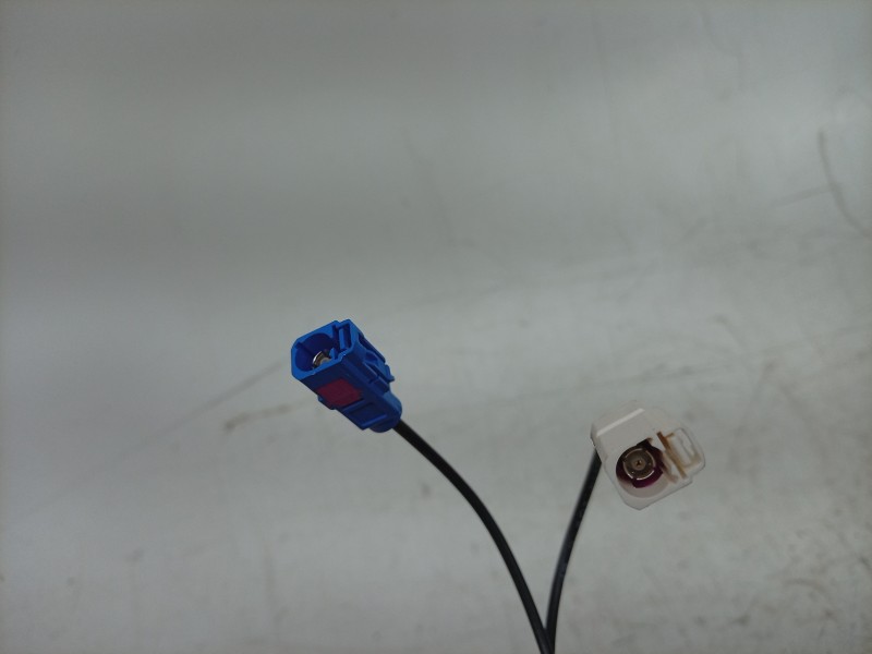 Recambio de antena para peugeot 308 ii (lb_, lp_, lw_, lh_, l3_) 1.6 gti (l35gnh) referencia OEM IAM  9819667880 