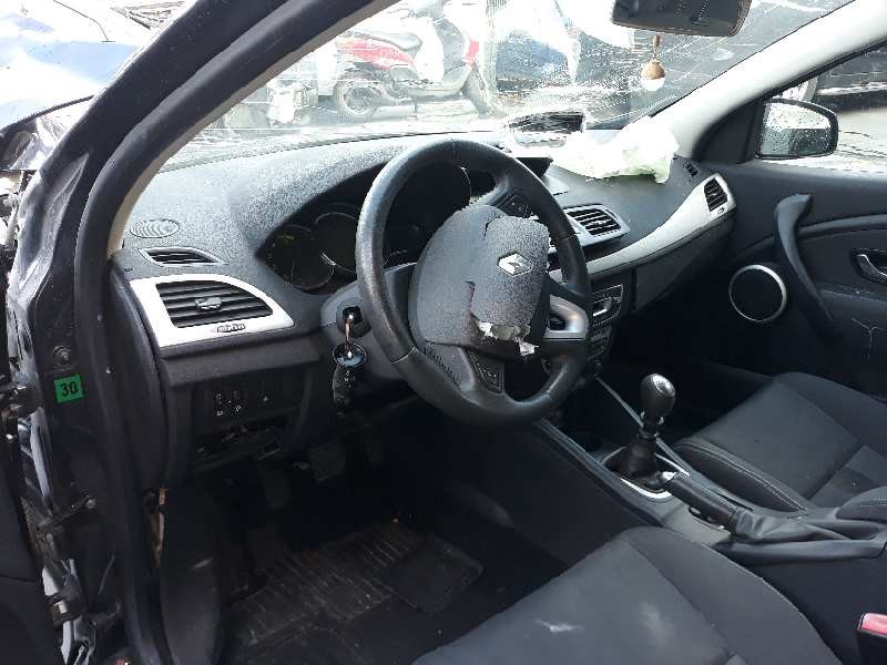 renault megane iii berlina 5 p del año 2011