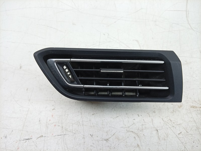 Recambio de rejilla aireadora para peugeot 308 ii (lb_, lp_, lw_, lh_, l3_) 1.6 gti (l35gnh) referencia OEM IAM  1303818XZD 