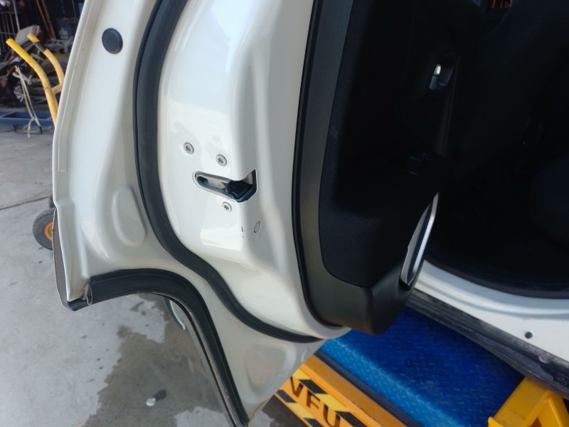 Recambio de cerradura puerta trasera izquierda para jeep renegade suv (bu, b1, bv) 1.6 crd referencia OEM IAM   