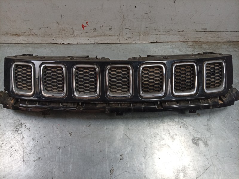 Recambio de rejilla delantera para jeep compass ii business 4x2 referencia OEM IAM  11601880001 