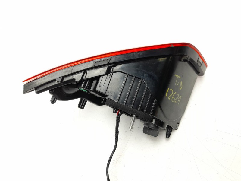 Recambio de piloto trasero derecho interior para peugeot 308 ii (lb_, lp_, lw_, lh_, l3_) 1.5 bluehdi 130 referencia OEM IAM  96