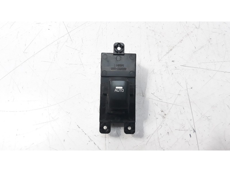 Recambio de mando elevalunas delantero derecho para kia cee´d 1.4 crdi cat referencia OEM IAM 93580A2000  