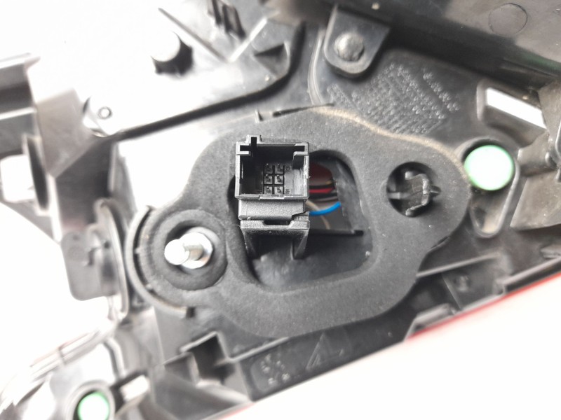 Recambio de piloto trasero derecho para peugeot 308 ii (lb_, lp_, lw_, lh_, l3_) 1.5 bluehdi 130 referencia OEM IAM  9823728580 