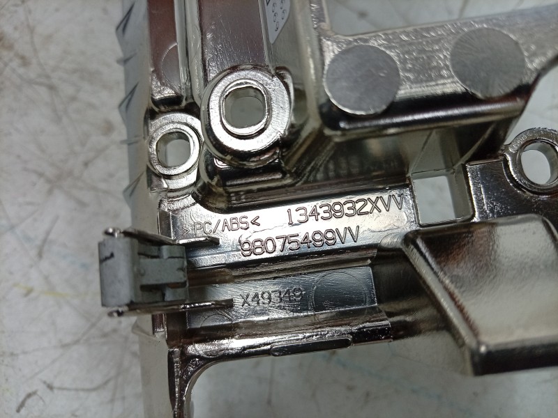 Recambio de moldura para peugeot 308 ii (lb_, lp_, lw_, lh_, l3_) 1.6 gti (l35gnh) referencia OEM IAM  98075499VV 
