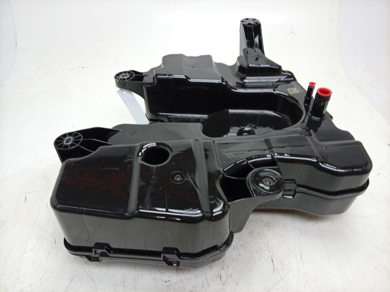 Recambio de deposito adblue para bmw 1 118 d f70 referencia OEM IAM  16198740421 