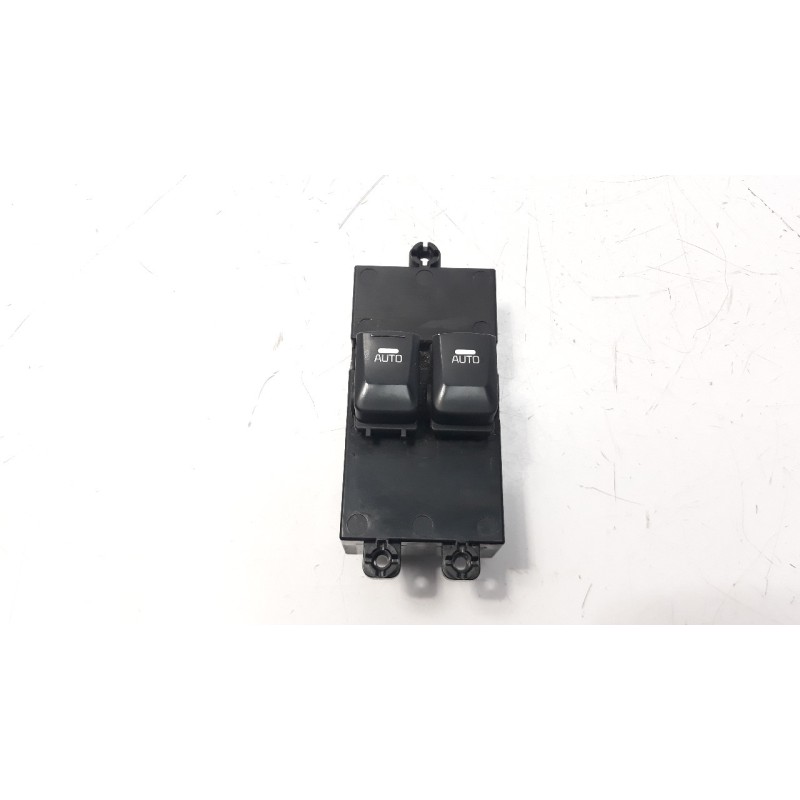 Recambio de mando elevalunas delantero izquierdo para kia cee´d 1.4 crdi cat referencia OEM IAM 93570A2110WK  