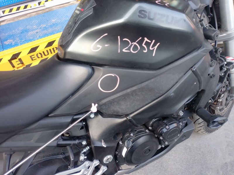 Recambio de moldura para suzuki gsx-s gsx-s 950 (wek2) referencia OEM IAM   