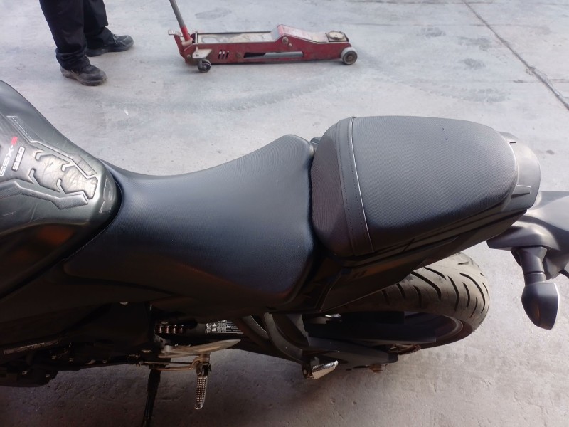 Recambio de asiento para suzuki gsx-s gsx-s 950 (wek2) referencia OEM IAM   