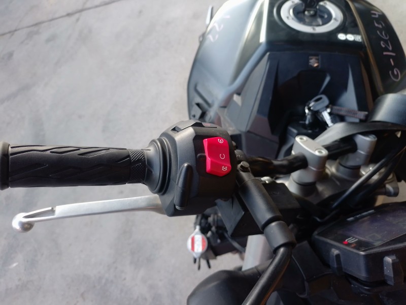 Recambio de piña luces derecha para suzuki gsx-s gsx-s 950 (wek2) referencia OEM IAM   
