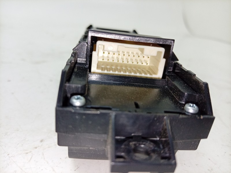 Recambio de mando elevalunas delantero izquierdo para toyota rav 4 v (_a5_, _h5_) 2.5 hybrid awd (axah54) referencia OEM IAM  84
