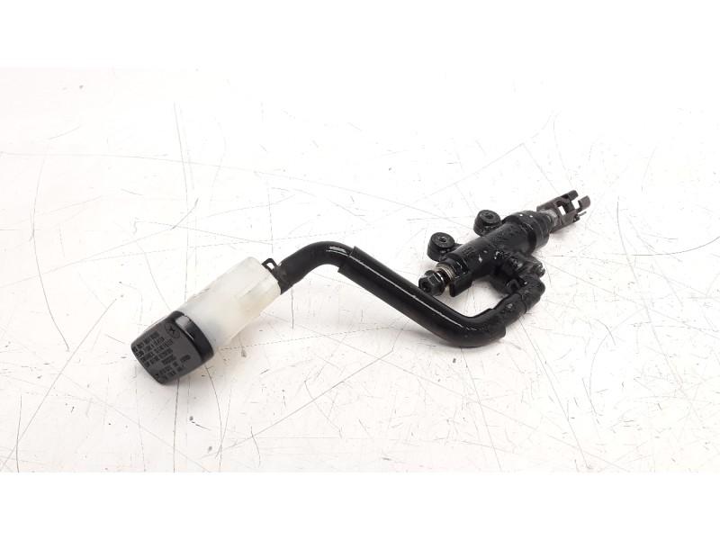 Recambio de bomba freno para honda cb 650r referencia OEM IAM 43510MKND51  