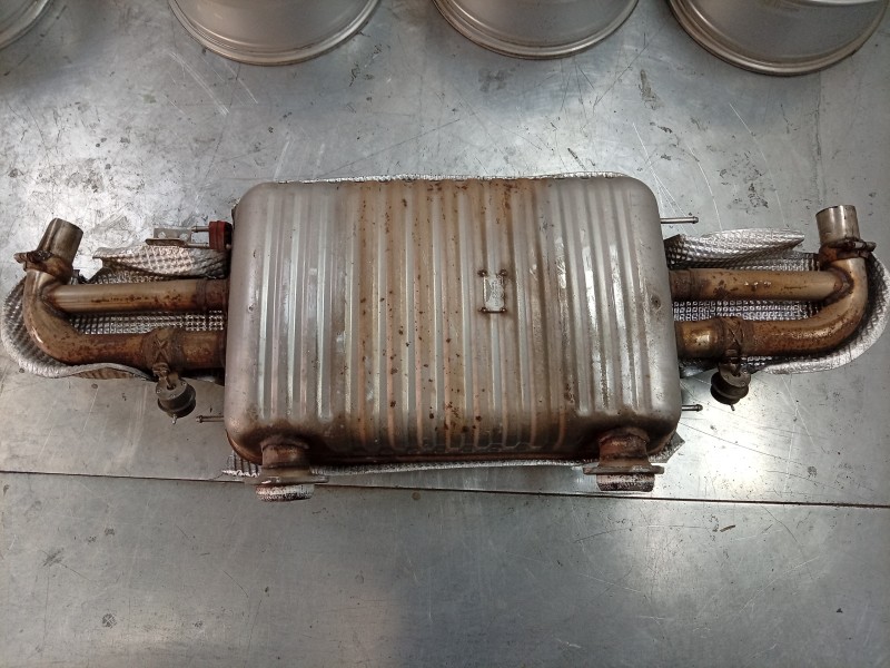 Recambio de silenciador trasero para aston martin rapide 5.9 v12 cat referencia OEM IAM  AD435230AF 