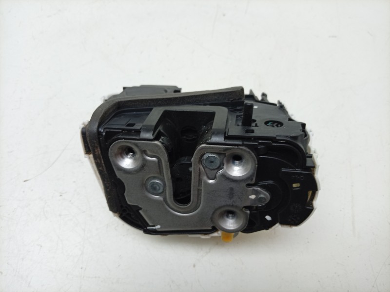 Recambio de cerradura puerta trasera izquierda para mg zs suv (azs1) 1.5 vti referencia OEM IAM  10845782 