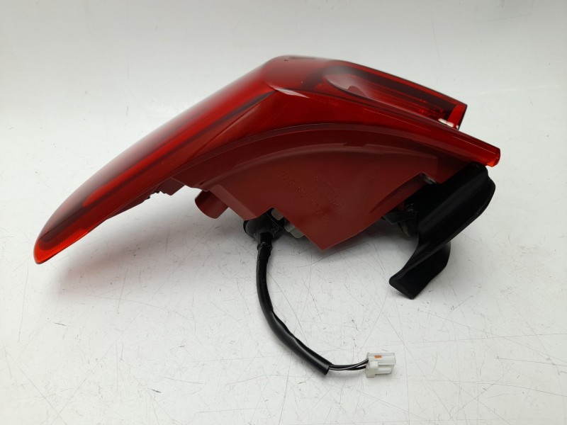 Recambio de piloto trasero derecho para kia stonic (yb) 1.0 t-gdi referencia OEM IAM  92402H8 