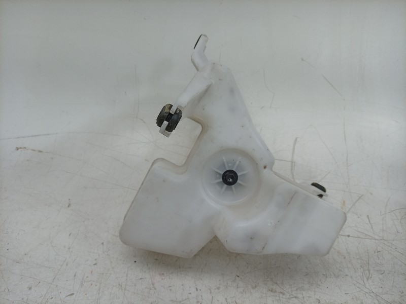 Recambio de deposito limpia para lexus rc referencia OEM IAM  1789336110 