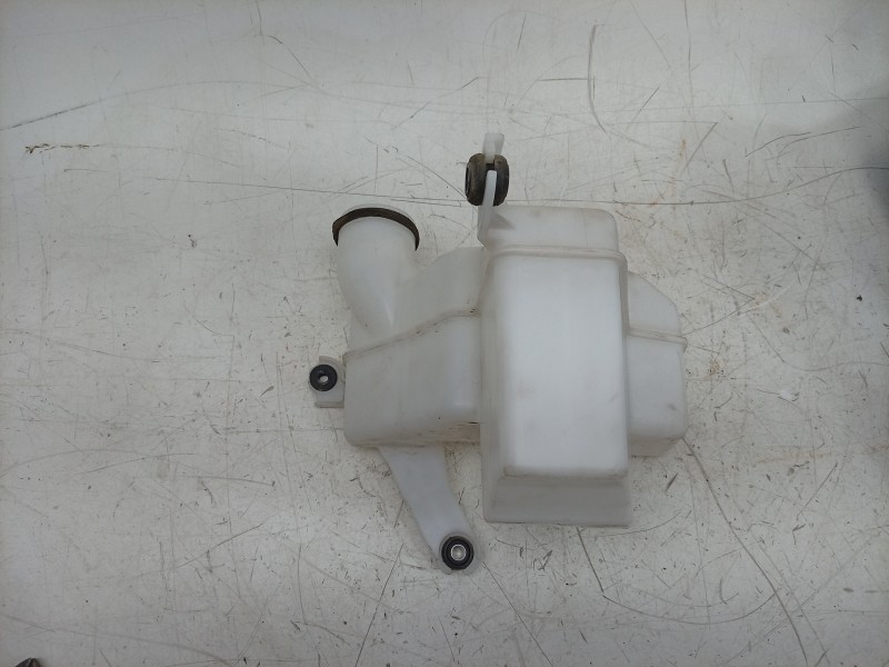Recambio de deposito limpia para lexus rc referencia OEM IAM  1789336110 