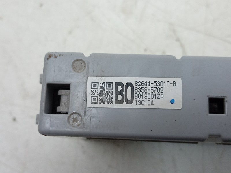 Recambio de caja reles / fusibles para lexus rc referencia OEM IAM 63585702 8264453010B 