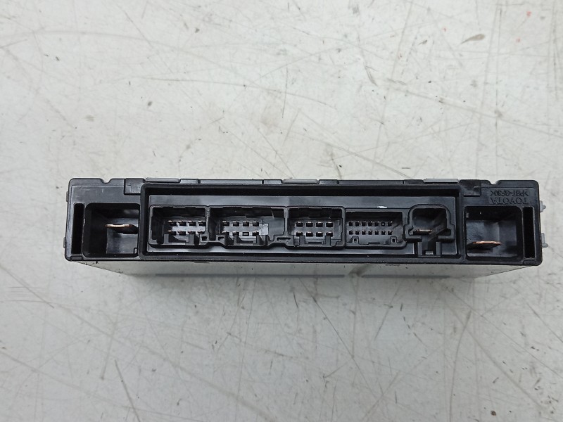 Recambio de caja reles / fusibles para lexus rc referencia OEM IAM 63585702 8264453010B 