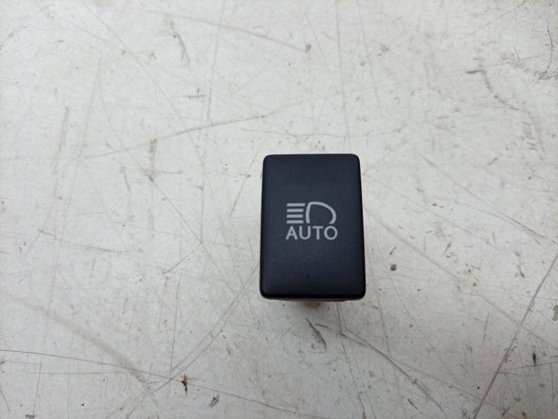 Recambio de interruptor para lexus rc referencia OEM IAM  15B550 
