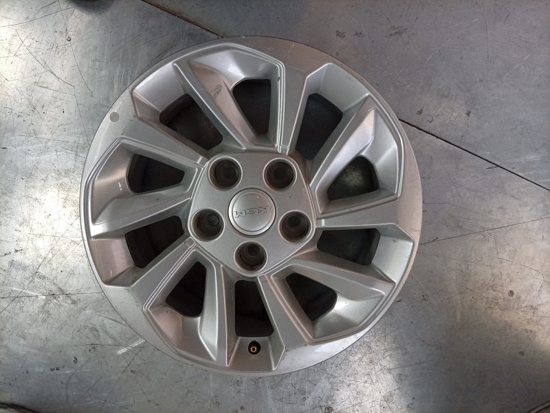 Recambio de llanta para kg mobility rexton referencia OEM IAM  4173036000 