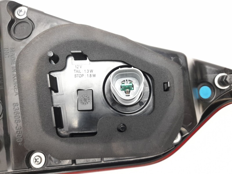 Recambio de piloto trasero derecho interior para kg mobility rexton referencia OEM IAM  8360836000 