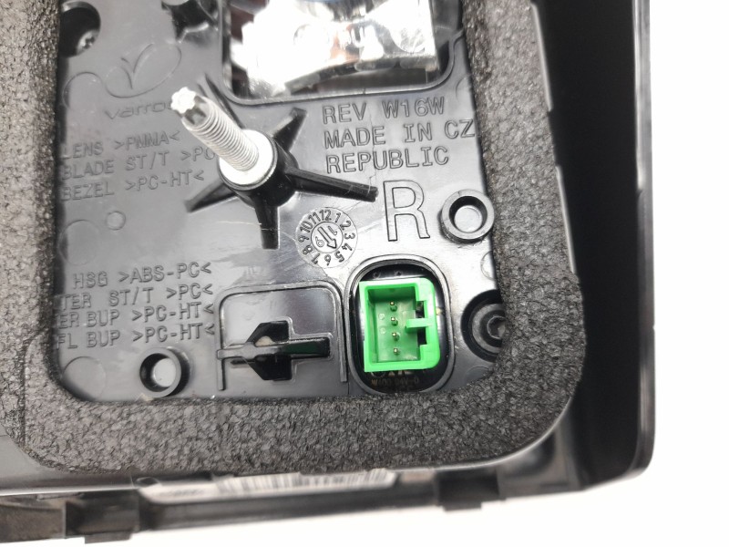 Recambio de piloto trasero derecho interior para land rover discovery sport (l550) 2.0 d 4x4 referencia OEM IAM  FK7213192BK 