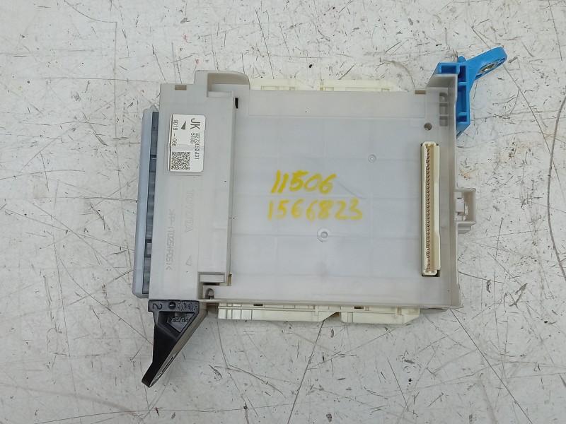 Recambio de caja reles / fusibles para lexus rc referencia OEM IAM  8273053J31 