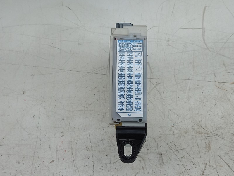 Recambio de caja reles / fusibles para lexus rc referencia OEM IAM  8273053J31 