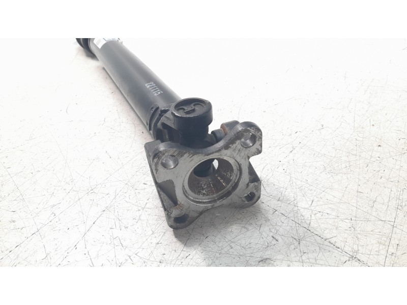 Recambio de transmision central delantera para ssangyong rexton limited 4x4 referencia OEM IAM 3310036301  