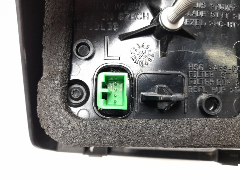Recambio de piloto trasero izquierdo interior para land rover discovery sport (l550) 2.0 d 4x4 referencia OEM IAM  FK7213193BK 