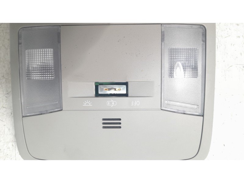 Recambio de luz interior para toyota rav4 referencia OEM IAM 1D111223G  