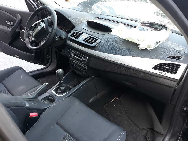 renault megane iii berlina 5 p del año 2011