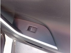 MANDO ELEVALUNAS TRASERO DERECHO 848100D030 