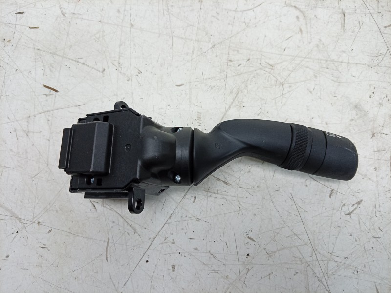 Recambio de mando intermitentes para toyota yaris (_p21_, _pa1_, _ph1_) 1.5 hybrid (mxph10) referencia OEM IAM 8432902020 843290