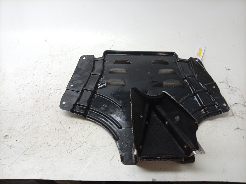 Recambio de cubrecarter para maserati ghibli iii (m157) 3.0 s q4 referencia OEM IAM  670030867 