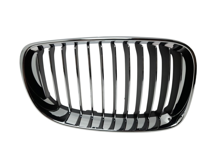 Recambio de rejilla delantera para bmw serie 1 berlina (e81/e87) referencia OEM IAM  51137179656 107061319/2181504/BM1212023