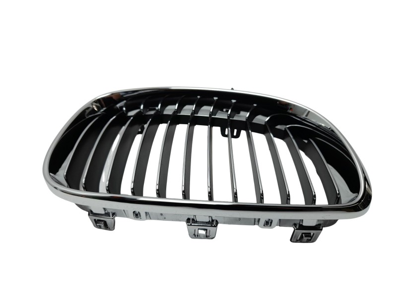 Recambio de rejilla delantera para bmw serie 1 berlina (e81/e87) referencia OEM IAM  51137179656 107061319/2181504/BM1212023