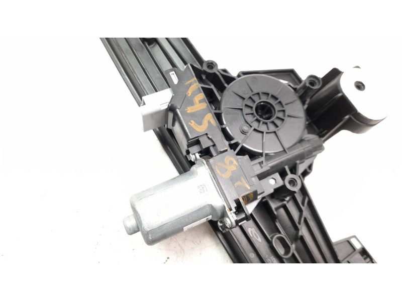 Recambio de elevalunas trasero derecho para opel corsa f 1.2 referencia OEM IAM 9829045580  
