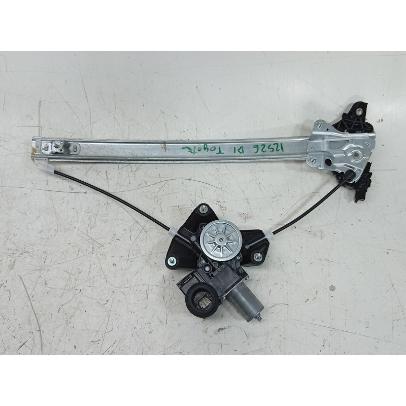 Recambio de elevalunas delantero izquierdo para toyota yaris (_p21_, _pa1_, _ph1_) 1.5 hybrid (mxph10) referencia OEM IAM  69820