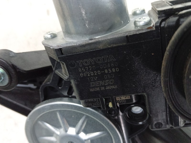Recambio de elevalunas delantero izquierdo para toyota yaris (_p21_, _pa1_, _ph1_) 1.5 hybrid (mxph10) referencia OEM IAM  69820