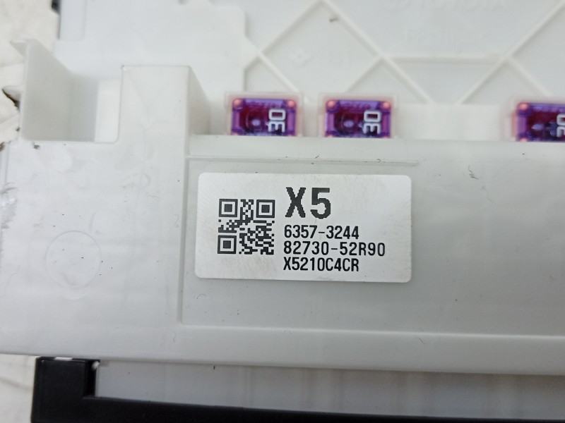 Recambio de caja reles / fusibles para toyota yaris (_p21_, _pa1_, _ph1_) 1.5 hybrid (mxph10) referencia OEM IAM 63573244 827305
