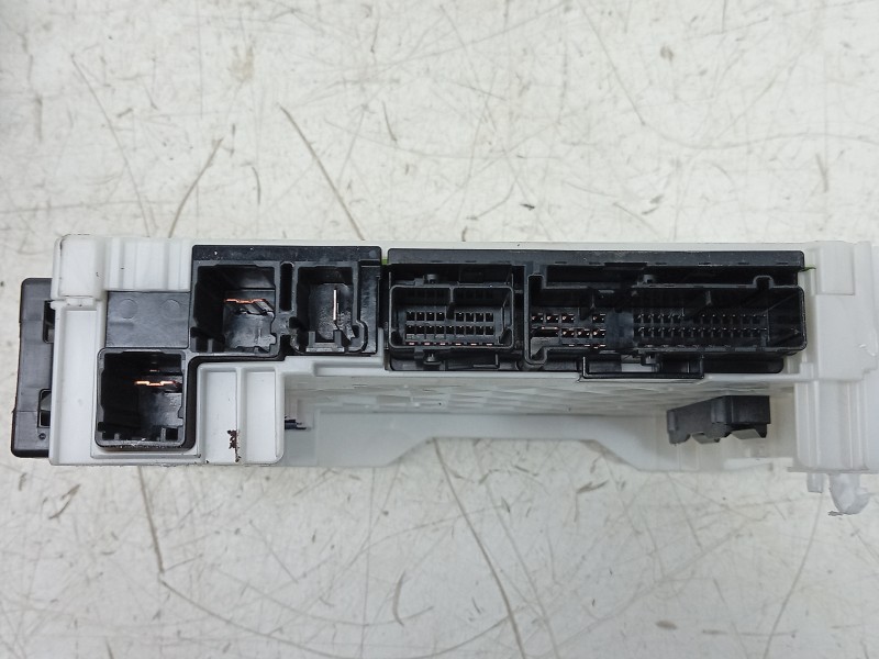 Recambio de caja reles / fusibles para toyota yaris (_p21_, _pa1_, _ph1_) 1.5 hybrid (mxph10) referencia OEM IAM 63573244 827305