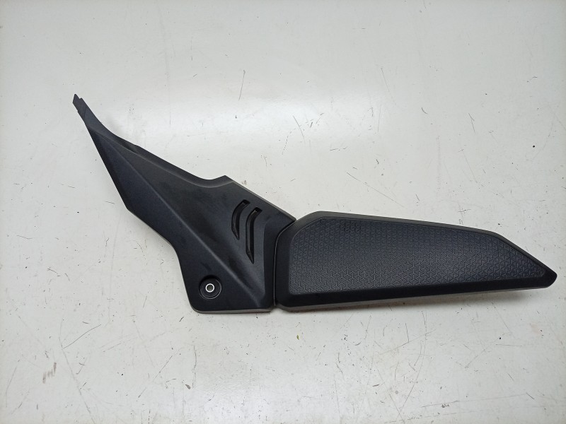 Recambio de moldura para honda cb (501cc - ) cb 650 r (rh08, rh02) referencia OEM IAM  83611MKYD500 