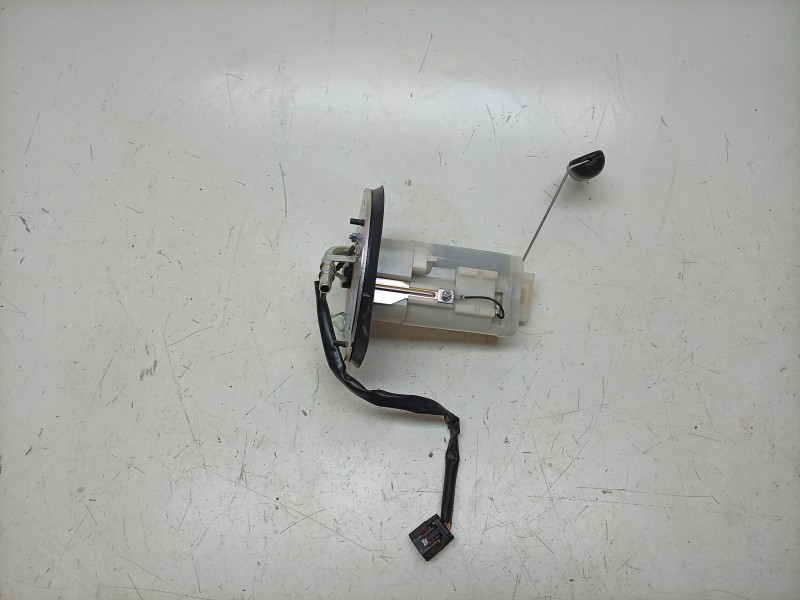 Recambio de bomba combustible para honda cb (501cc - ) cb 650 r (rh08, rh02) referencia OEM IAM  16700MKND52 UCT35HU67