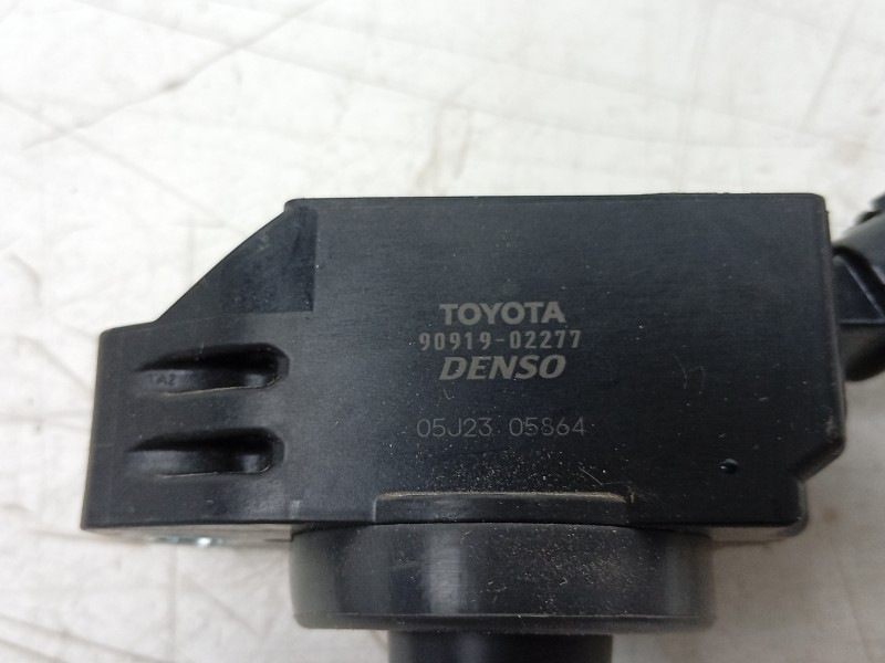 Recambio de bobina encendido para toyota yaris (_p21_, _pa1_, _ph1_) 1.5 hybrid (mxph10) referencia OEM IAM 05J2305864 909190227