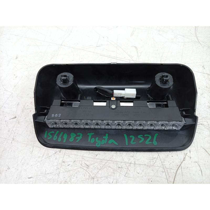 Recambio de luz central de freno para toyota yaris (_p21_, _pa1_, _ph1_) 1.5 hybrid (mxph10) referencia OEM IAM  81006K0020 