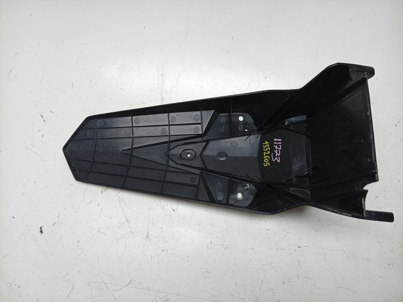 Recambio de guardabarros trasero para honda pcx 125 referencia OEM IAM  80101K1YD100 